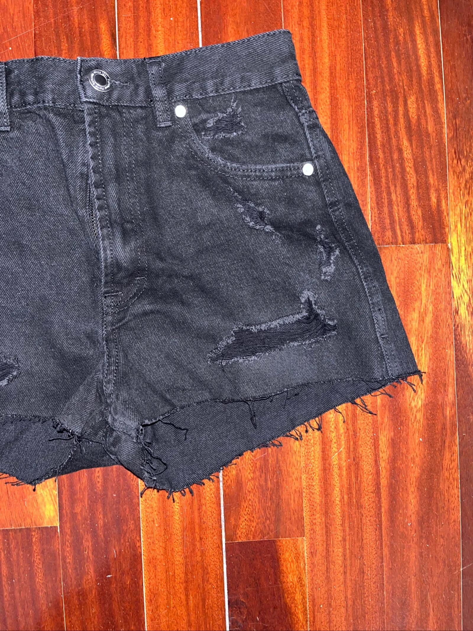 black shorts – photo 3